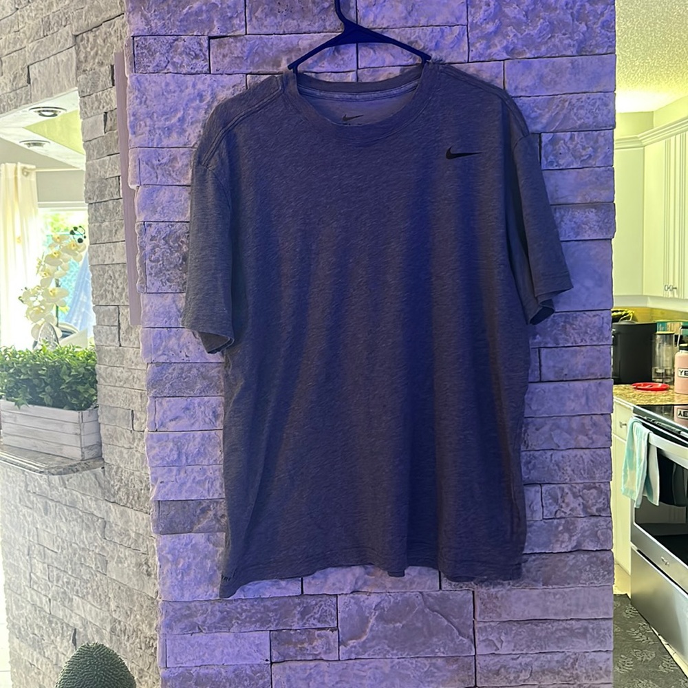 Nike Dri-Fit Mens fitness T-shirt - Picture 3 of 8